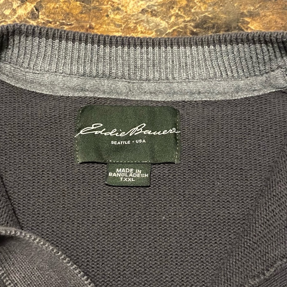 Eddie Bauer Men's Charcoal V-Neck Sweater